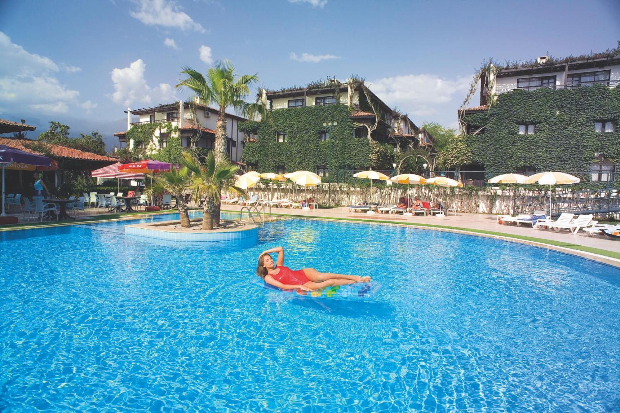Titan Club Hotel Ultra All Inclusive Каргисак Екстериор снимка