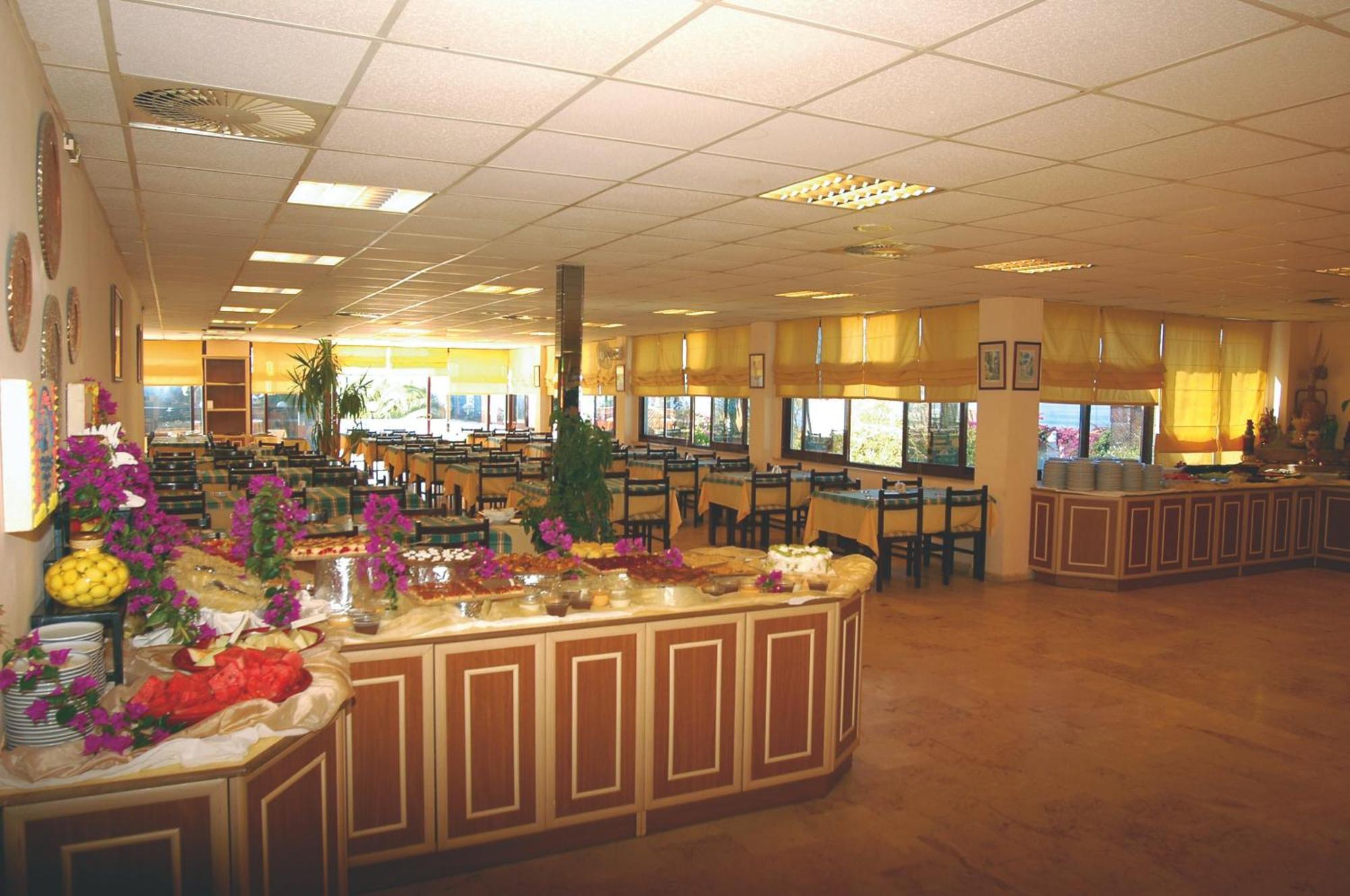 Titan Club Hotel Ultra All Inclusive Каргисак Екстериор снимка