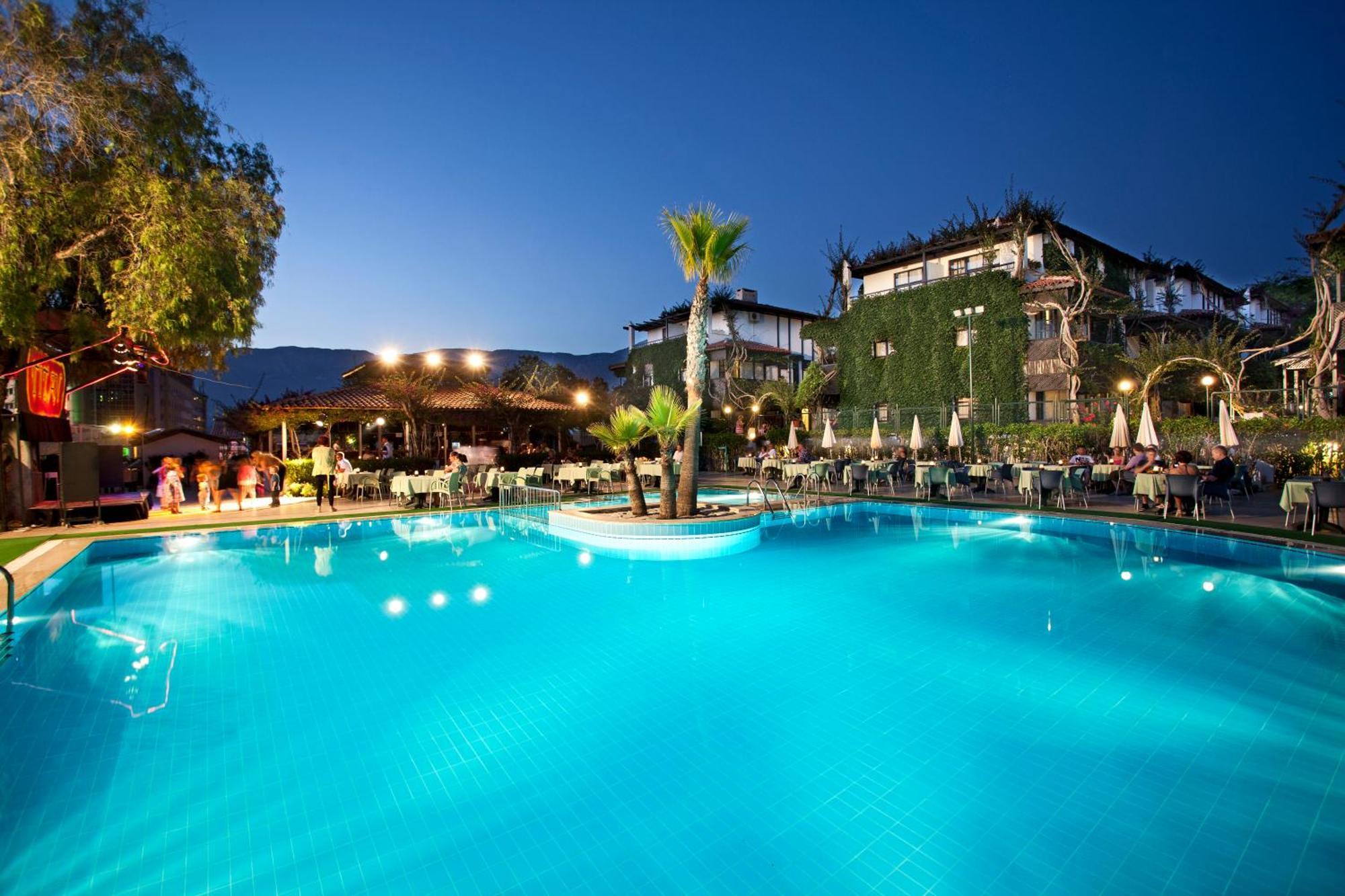 Titan Club Hotel Ultra All Inclusive Каргисак Екстериор снимка