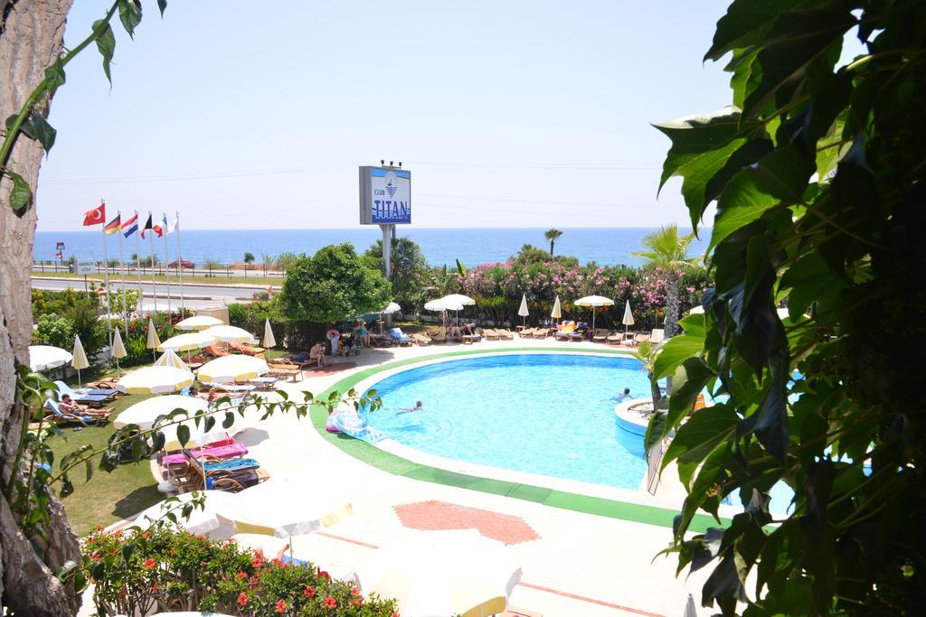 Titan Club Hotel Ultra All Inclusive Каргисак Екстериор снимка